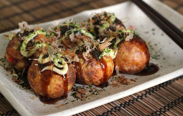 Takoyaki là gì? Cách làm takoyaki không cần khuôn cực đơn giản